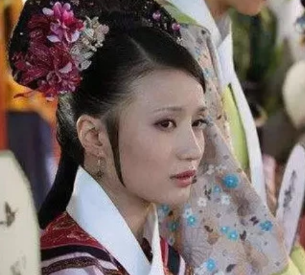 清朝宫女生活那么苦 古人为什么还送女儿进宫（居然可以这样） 第2张