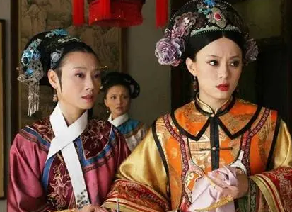 古代妃子和皇后是怎么自称吗 哀家,臣妾,本宫有什么区别（没想到） 第1张
