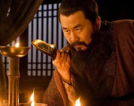 曹操请华佗来给自己治病 曹操为何还将华佗给杀了（这都可以？） 第3张