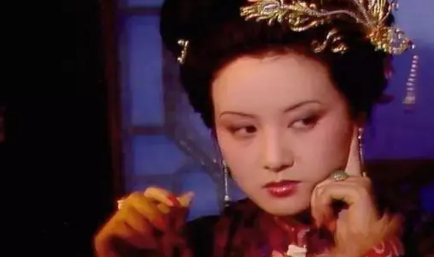 在《红楼梦》中，王熙凤究竟是如何走上悲惨的结局？（这样也行？） 第2张