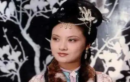 在《红楼梦》中，王熙凤究竟是如何走上悲惨的结局？（这样也行？） 第1张