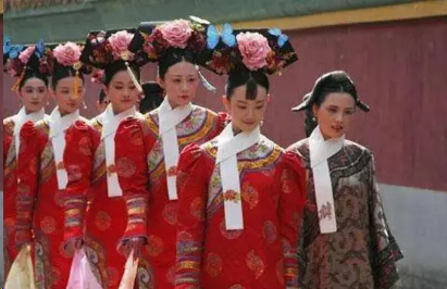 探索清朝选秀制度，秀女们是如何进入皇帝后宫的？（奔走相告） 第5张