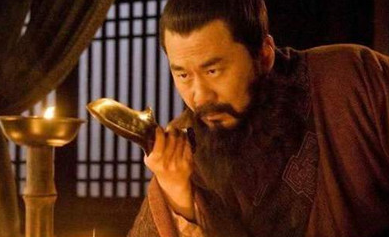 董卓和曹操有哪些区别？对待献帝的态度上有什么不同？（一篇读懂） 第1张