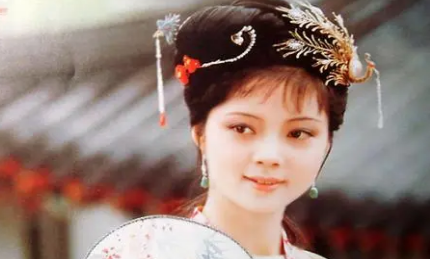 刘姥姥第二次进荣国府时，薛宝钗的心情为何很低落？（硬核推荐） 第1张