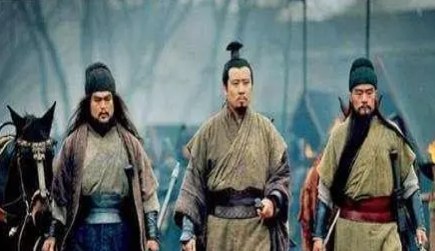 煮酒论英雄上，曹操为什么那么看重还未崛起的刘备？（学到了吗） 第3张
