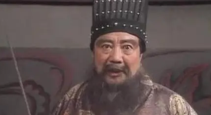 董卓依靠强兵强势入主洛阳后，他如何开启残暴统治？（学到了） 第1张