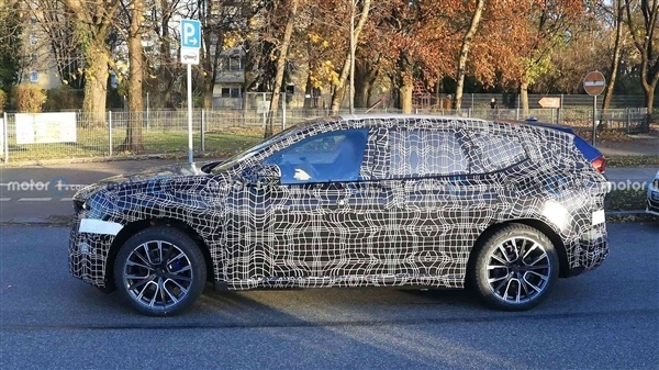 竞争Model Y！新款宝马iX3明年底投产：采用全新大鼻孔设计 新款宝马iX3 第3张