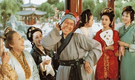 刘姥姥做了什么？为什么能让王熙凤对她由路转粉？（居然可以这样） 第4张