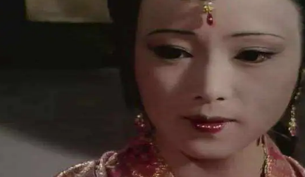 秦可卿的内心一直在苦苦挣扎，她是一个坏女人吗？（怎么可以错过） 第2张