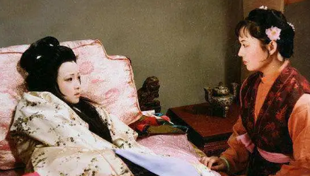 秦可卿的内心一直在苦苦挣扎，她是一个坏女人吗？（怎么可以错过） 第3张