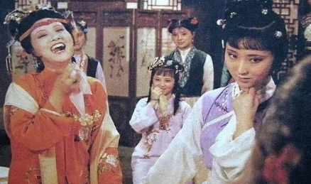 为何说王熙凤对林黛玉从拥护到放弃，符合人之常情？（干货满满） 第1张