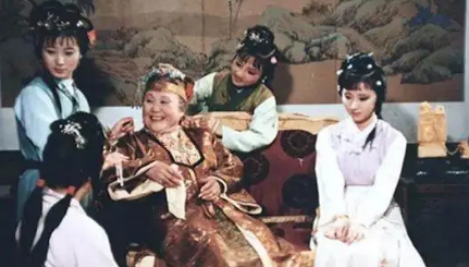 为何说王夫人给林黛玉穿小鞋，不是偶然而是必然？（居然可以这样） 第1张