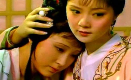 红楼梦中，薛宝钗为什么是名不虚传的圈粉女王？（奔走相告） 第4张