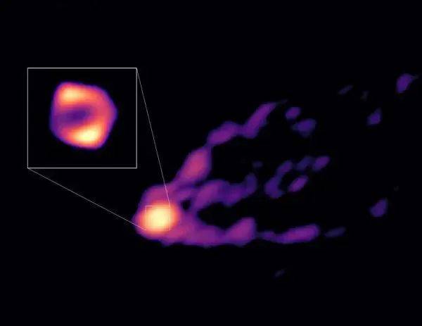 爱因斯坦预言被证实：科学家首次观测到黑洞边缘的“宇宙瀑布”  爱因斯坦 黑洞边缘 宇宙瀑布 第1张