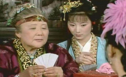 红楼梦中，贾母为什么对鸳鸯被挖墙脚这么生气？（原创） 第3张