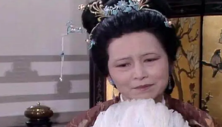 王熙凤为何会连续两次因为花袭人为王夫人顶罪？（一篇读懂） 第2张
