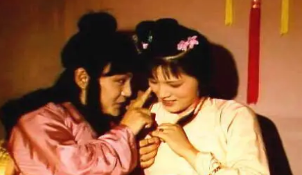 花袭人已经做了那么久的实习姨娘，为什么不能转正？（怎么可以错过） 第2张
