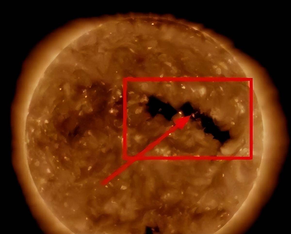 太阳表面出现一条巨大裂缝！深度达12400英里，太阳没事吧？  太阳表面裂缝 第4张