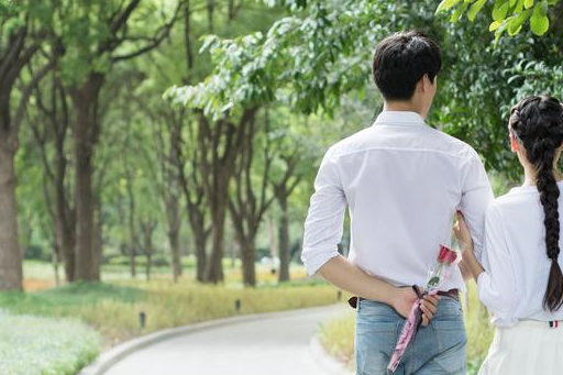 男人若是“真的”爱你，哪5件事女人这辈子都看不到？  真的爱你 第1张