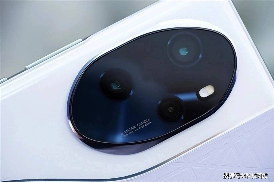 荣耀果断“发飙”，16GB+1TB+5000万三摄，旗舰手机沦为中档机  荣耀 第3张