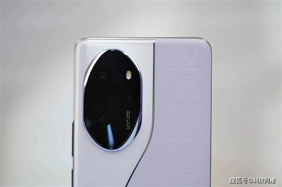 荣耀果断“发飙”，16GB+1TB+5000万三摄，旗舰手机沦为中档机  荣耀 第5张