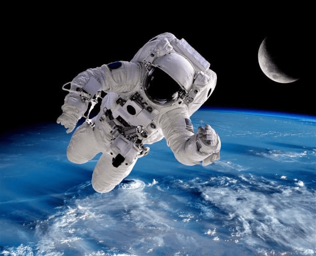 为啥宇航员上太空要随身带枪？是怕外星人偷袭吗？  航员上太空要带枪 外星人 第2张