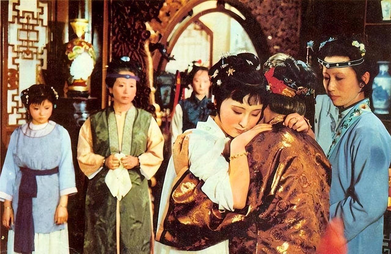 贾元春为何被吊死？从太监诡异行为和封号“假贤德”中可窥见一二  贾元春 第5张