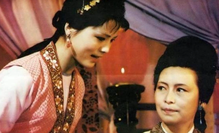 王夫人明知花袭人是“扮猪吃老虎”，为何主动上当受骗？（万万没想到） 第1张
