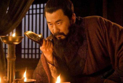 曹操始终没有称帝，为何曹丕在他死后便急于称帝？（快来看） 第2张