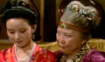 标榜好祖母的贾母，为何会对重孙子贾兰如此态度？（这都可以） 第2张