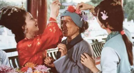 林黛玉和刘姥姥的交集，为何要用相爱相杀来形容？（不要告诉别人） 第2张