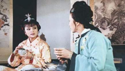 对比林黛玉和贾探春，王熙凤为什么就是不喜薛宝钗？（快来看） 第3张