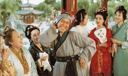 红楼梦中，王夫人为什么会对刘姥姥突然如此慷慨了？（原创） 第3张