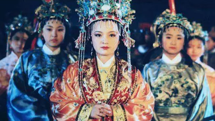 如果薛宝钗的父亲在世，薛宝钗会有什么不同人生结局？（奔走相告） 第1张