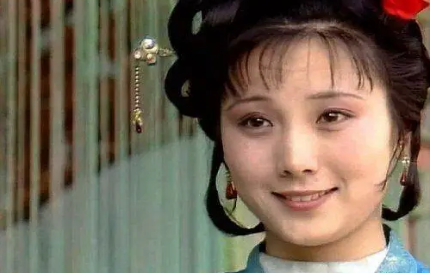 贾府四大主角丫鬟中，花袭人的骂声为何越来越高？（怎么可以错过） 第2张