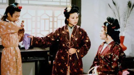 赵姨娘为何对彩云如此温情？因彩云一心一意对待贾环（没想到） 第1张