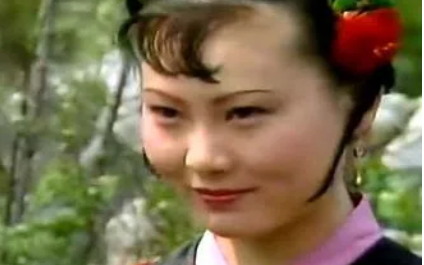 小红如何让贾宝玉惦念，薛宝钗惧怕，王熙凤青睐有加？（真没想到） 第4张