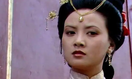 在薛宝钗的生日会上，王熙凤和史湘云为何要合演一出戏？（怎么可以错过） 第1张