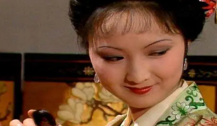 在隐忍这件事上，尤氏为什么真的可以赢过平儿？（奔走相告） 第1张