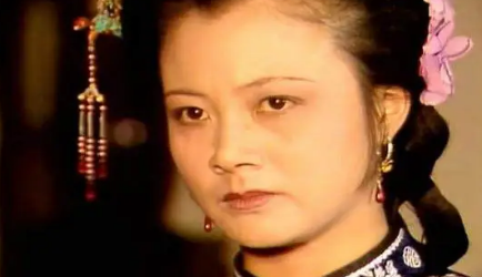 在隐忍这件事上，尤氏为什么真的可以赢过平儿？（奔走相告） 第2张