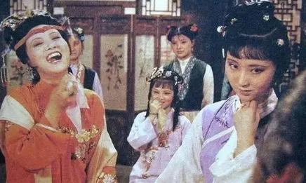 王熙凤骗尤二姐进贾府，为何是最精彩的逢场作戏？（这都可以？） 第2张