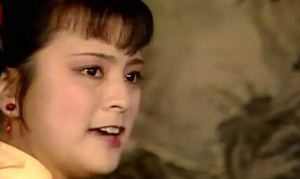 抄检大观园时，贾探春怎么同时挖苦贾母和王夫人？（没想到） 第2张