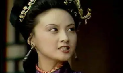 林黛玉借着王熙凤的名号打趣薛宝钗， 是故意踩低吗？（一看就会） 第2张