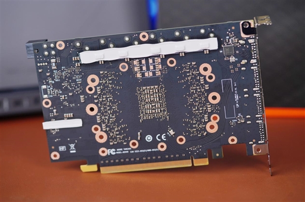 7nm工艺、7GB显存！摩尔线程MTT S70图赏 摩尔线程MTT S7 第26张