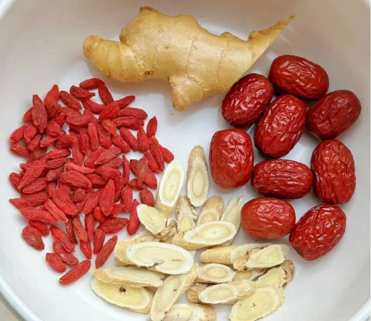 入伏后女人每天喝一杯姜枣茶，提神驱寒，精神饱满过夏天  姜枣茶 第1张