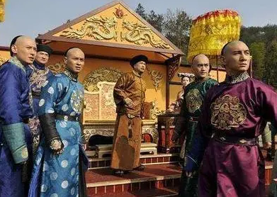 雍正登基后，为什么对大哥、二哥的态度截然不同？（学到了） 第1张