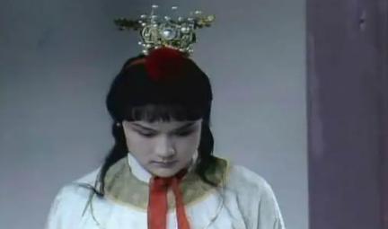 薛宝钗这么积极破财，是为贾宝玉好，还是为自己好？（怎么可以错过） 第1张