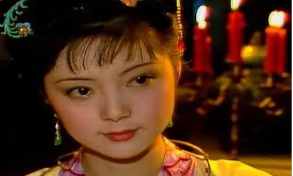 薛宝钗这么积极破财，是为贾宝玉好，还是为自己好？（怎么可以错过） 第3张