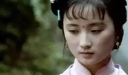 香菱拜师林黛玉时，把薛宝钗的什么本性给暴露出来？（没想到） 第1张