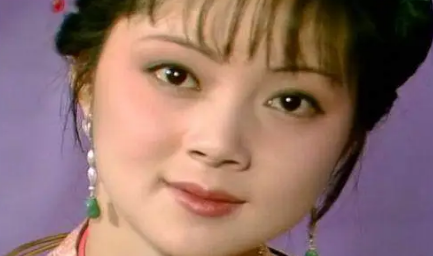 香菱拜师林黛玉时，把薛宝钗的什么本性给暴露出来？（没想到） 第4张